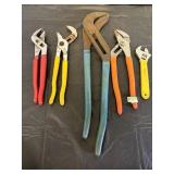 Pump and Adjustable Pliers Wrench