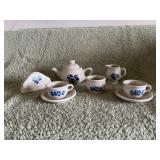 Chilton Toys, vintage miniature tea set