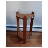 Adorable Wooden Hearts End Table 26'x15.5'
