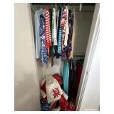 Womenï¿½s huge lot, blouses, sweaters, pants &