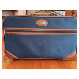 Jaguar Carrying Case with Lock and Key