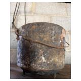 Cast Iron 3 Leg Pot