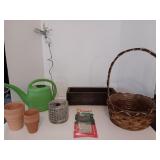 Garden Lot with Woven Basket and plastic Liner