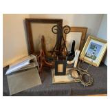 Easels and picture frames