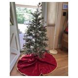 Cute! 4ft Christmas tree with tree skirt