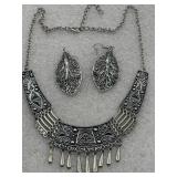 silver-toned jewelry set features a bohemian