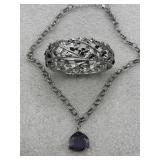 jewelry set consisting of a chain necklace with a
