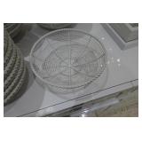 White Powder Coated Display Wire Baskets White Powder Coated Display Wire Baskets