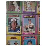 1975 Topps Baseball Cards Near Set (missing only G