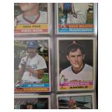 1976 Topps Baseball Cards Complete Set in 9 sleeve