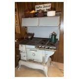 Roesch Enamel Range Co. Cast Iron Stove