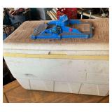 Curtis Dyna-Fog Hurricane ULV Aerosol Applicator with Cooler