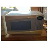 Sharp Carousel Microwave Oven