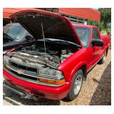 2000 Chevrolet S10 Pickup Truck with Bed Cover