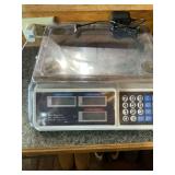 Digital Retail Scale & Small wooden cutting board