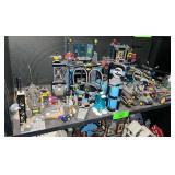 LEGO DC Comics Super Heroes Batcave and Vehicles