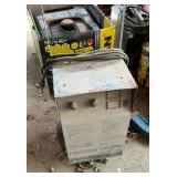 Schumacher 2/10/40/200 Amp Fast Charger Starter Charger and Battery Tester