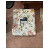 King Size C&F Enterprises Floral Quilt - New in Package