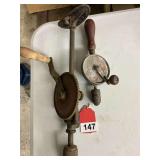 1 hand brace and 1 shoulder brace, both vintage