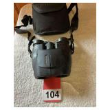 Leupold ROGUE compact binoculars with case