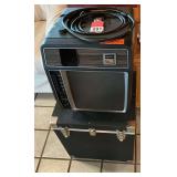 Singer Rotary CARAMATE 3300 Slide projector with case and Folding display screen