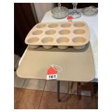1 Pampered chef muffin dish and 1 Pampered chef Heritage stoneware tray, never used