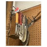 8 various hand garden tools
