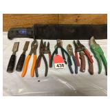 1 Mint Craft machete and 11 other tools