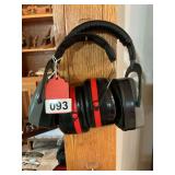 1 3M ear protector and 1 Howard Leight ear protector new