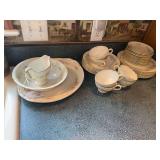 Homer Laughlin Eggshell Georgian Floral Dinnerware Set