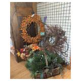 Seasonal Decorative Wreaths, Decorative Metal Wall Decor, Floral Basket