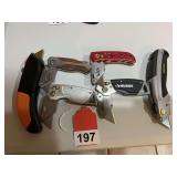 4 folding box knives,  2 heavy duty box knives