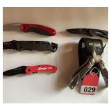 New Holland Multitool, 4 folding knives with 1 Snap On