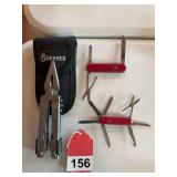 Gerber Multi-Plier and pouch, 2 small Victorinox knives