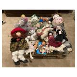 Lot of Dolls & Bears