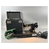 Vtg Singer Featherweight 221 Sewing Machine