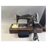 Antq Singer Sewing Machine With Case