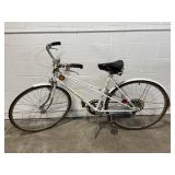 John Deere Universal Touring Bicycle