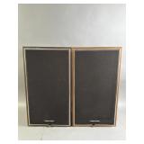 2 Realistic Speakers