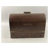 Vtg Singer Bentwood Carrying Case & Sewing Machine