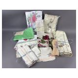 Vtg Like New Italian Table Cloths, Place Mats &