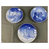 3 Blue Collector Plates