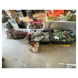 TOTES OF GARLAND - WREATHS
