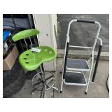 BARSTOOL & STEP LADDER