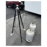 5TH WHEEL GOOSENECK STAND & PROPANE BOTTLES