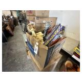 LARGE LOT OF HALLOWEEN DECOR