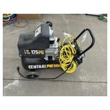CENTRAL PNEUMATIC 8 GAL. PORTABLE AIR COMPRESSOR