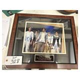 ONE DIRECTION AUTOGRAPHED PICTURE