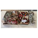 ROUND ORNAMENTS - FIGURINE ORNAMENTS