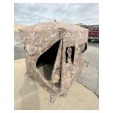 RHINO 5'X5' BLIND & BLIND CHAIR